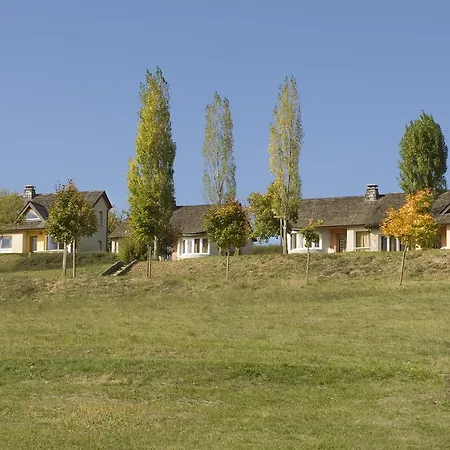 פארק נופש Village De Le Colombier מנד